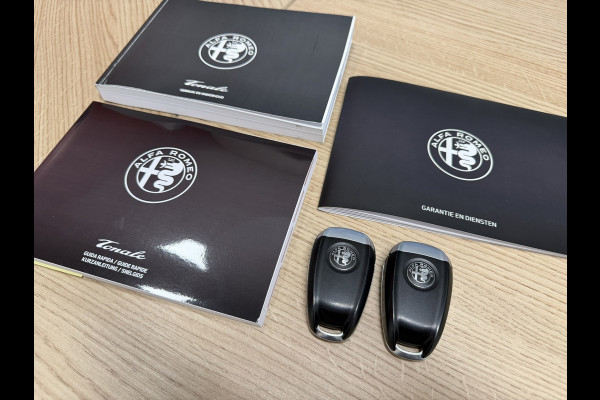 Alfa Romeo Tonale 1.5T Hybrid Ti Panorama Pdc+Camera Carplay Cruise Mem. Seats Stoelverwarming/ventilatie Stuurverwarming