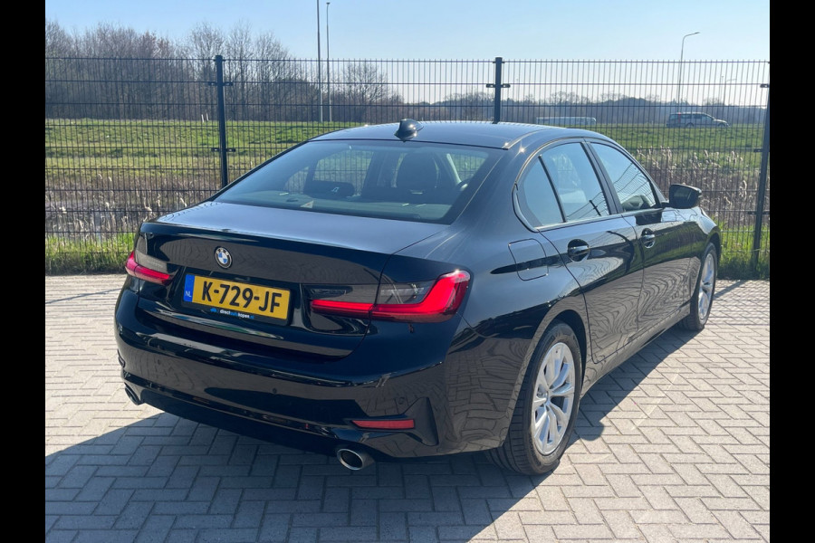 BMW 3 Serie 318i Executive Edition NAVI | CarPlay | LED