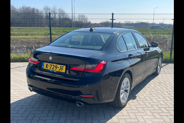 BMW 3 Serie 318i Executive Edition NAVI | CarPlay | LED