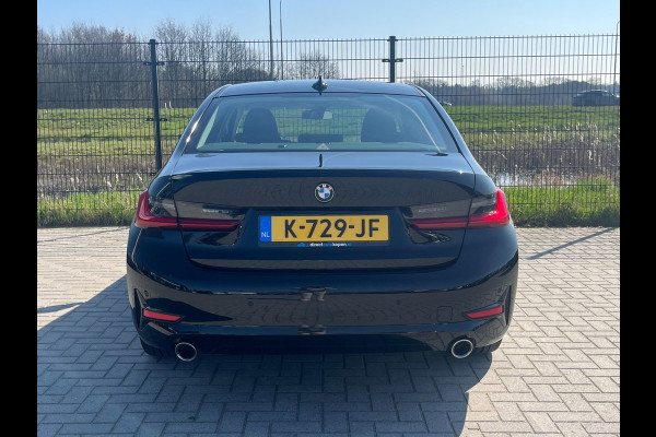 BMW 3 Serie 318i Executive Edition NAVI | CarPlay | LED