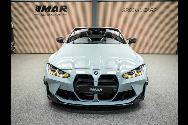 BMW 4 Serie Cabrio M4 xDrive Competition | Carbon Performance Pack | Yellow DRL'S | Brooklyn Grau | Stuurverwarming en nek verwarming |