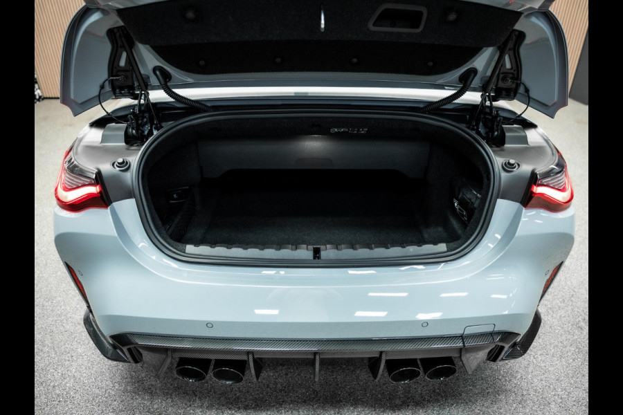 BMW 4 Serie Cabrio M4 xDrive Competition | Carbon Performance Pack | Yellow DRL'S | Brooklyn Grau | Stuurverwarming en nek verwarming |