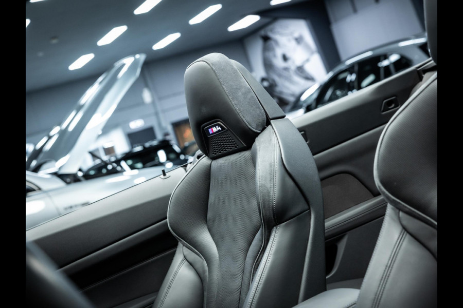 BMW 4 Serie Cabrio M4 xDrive Competition | Carbon Performance Pack | Yellow DRL'S | Brooklyn Grau | Stuurverwarming en nek verwarming |