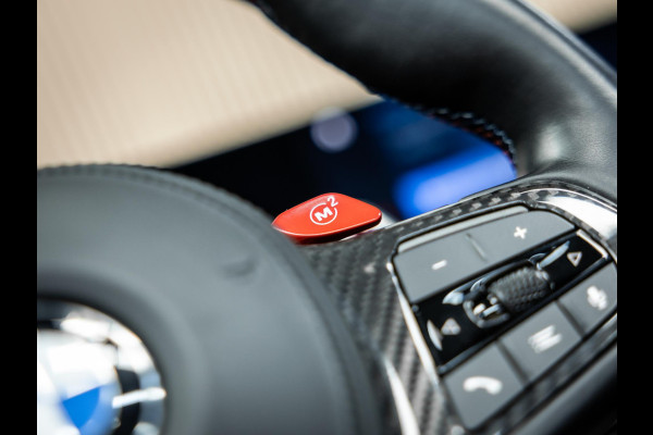 BMW 4 Serie Cabrio M4 xDrive Competition | Carbon Performance Pack | Yellow DRL'S | Brooklyn Grau | Stuurverwarming en nek verwarming |