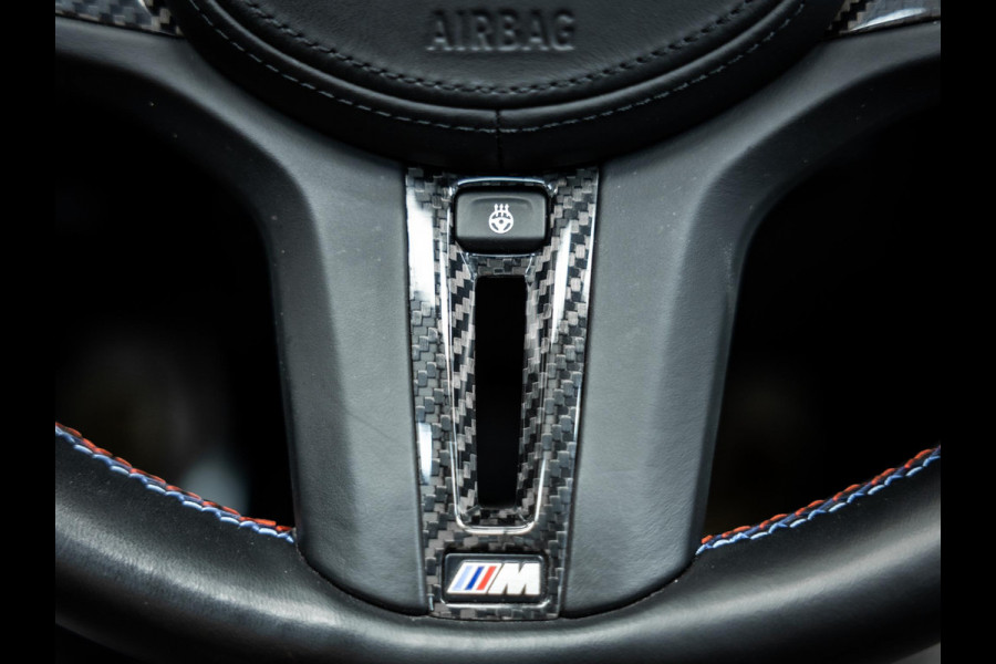 BMW 4 Serie Cabrio M4 xDrive Competition | Carbon Performance Pack | Yellow DRL'S | Brooklyn Grau | Stuurverwarming en nek verwarming |