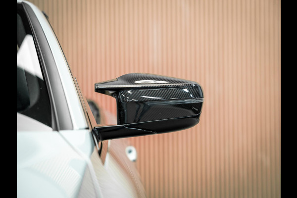 BMW 4 Serie Cabrio M4 xDrive Competition | Carbon Performance Pack | Yellow DRL'S | Brooklyn Grau | Stuurverwarming en nek verwarming |