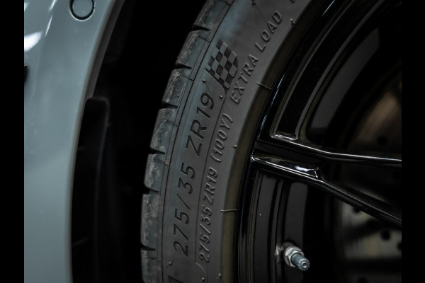 BMW 4 Serie Cabrio M4 xDrive Competition | Carbon Performance Pack | Yellow DRL'S | Brooklyn Grau | Stuurverwarming en nek verwarming |