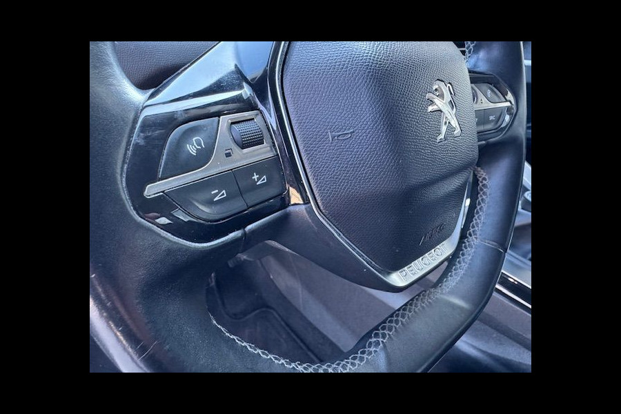 Peugeot 5008 1.2 PureTech Allure 7 Persoons Airco/ECC,Cruisecontrol,Navigatie,Half Leder