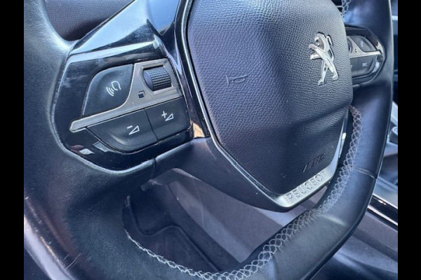 Peugeot 5008 1.2 PureTech Allure 7 Persoons Airco/ECC,Cruisecontrol,Navigatie,Half Leder