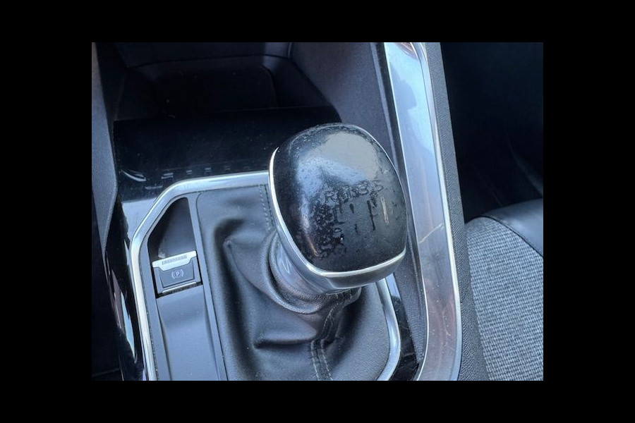 Peugeot 5008 1.2 PureTech Allure 7 Persoons Airco/ECC,Cruisecontrol,Navigatie,Half Leder