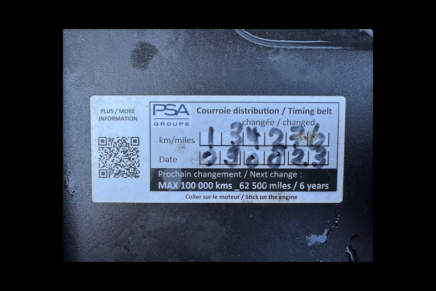 Peugeot 5008 1.2 PureTech Allure 7 Persoons Airco/ECC,Cruisecontrol,Navigatie,Half Leder