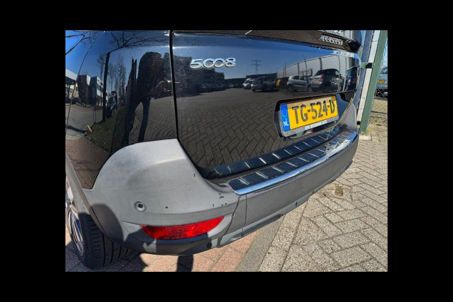 Peugeot 5008 1.2 PureTech Allure 7 Persoons Airco/ECC,Cruisecontrol,Navigatie,Half Leder