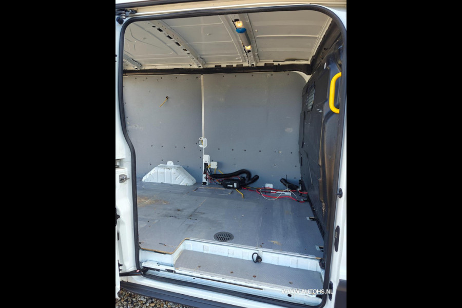 Ford Transit 350 2.0 TDCI L2H2 Trend , 1e Eig , Ex overheid , Euro 6 , Airco, Camera , cruise , in pracht staat.