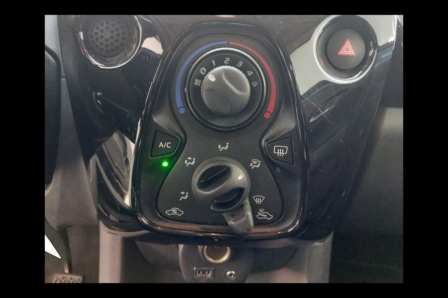 Citroën C1 1.0 VTi 68 PK | Airscape Shine | 49.000 km! | Elektrisch Vouwdak | Apple Carplay/Android Auto | *Wordt verwacht*