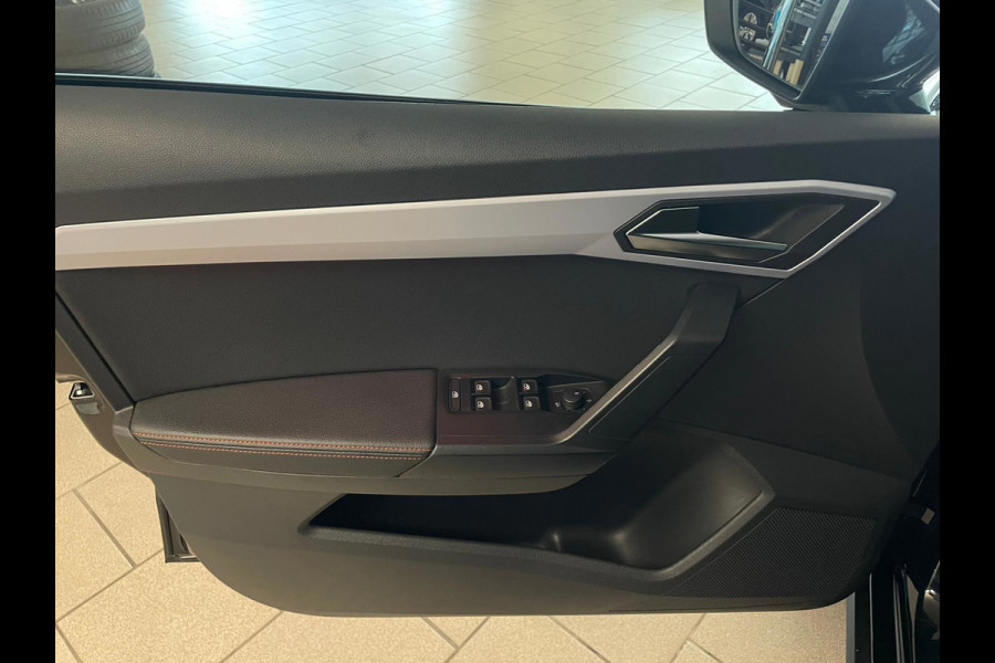 Seat Arona 1.0 TSI FR 110PK DSG automaat AIRCO CLIMA NAV CRUISE VIRT COCKPIT APPLE CARPLAY KEYLESS TREKHAAK NIEUWSTAAT