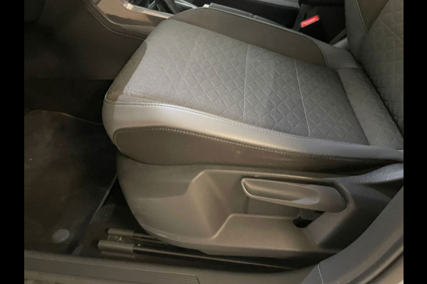 Volkswagen T-Cross 1.0 TSI R-Line DSG automaat AIRCO NAVI CRUISE VIRT COCKPIT PDC CAM APPLE CARPLAY PDC 18 INCH VELGEN NIEUWSTAAT