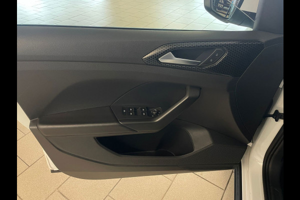 Volkswagen T-Cross 1.0 TSI R-Line DSG automaat AIRCO NAVI CRUISE VIRT COCKPIT PDC CAM APPLE CARPLAY PDC 18 INCH VELGEN NIEUWSTAAT