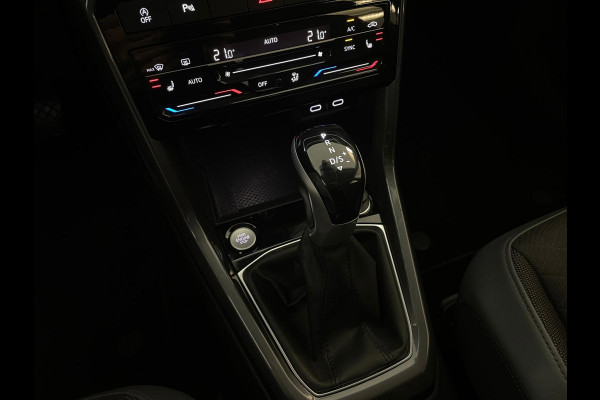 Volkswagen T-Cross 1.0 TSI R-Line DSG automaat AIRCO NAVI CRUISE VIRT COCKPIT PDC CAM APPLE CARPLAY PDC 18 INCH VELGEN NIEUWSTAAT