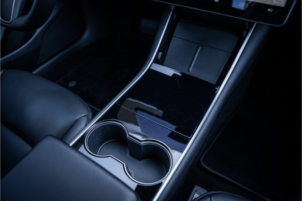 Tesla Model 3 Standard RWD Plus 60 kWh ** Autopilot ** Trekhaak