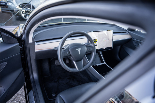Tesla Model 3 Standard RWD Plus 60 kWh ** Autopilot ** Trekhaak