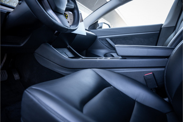 Tesla Model 3 Standard RWD Plus 60 kWh ** Autopilot ** Trekhaak