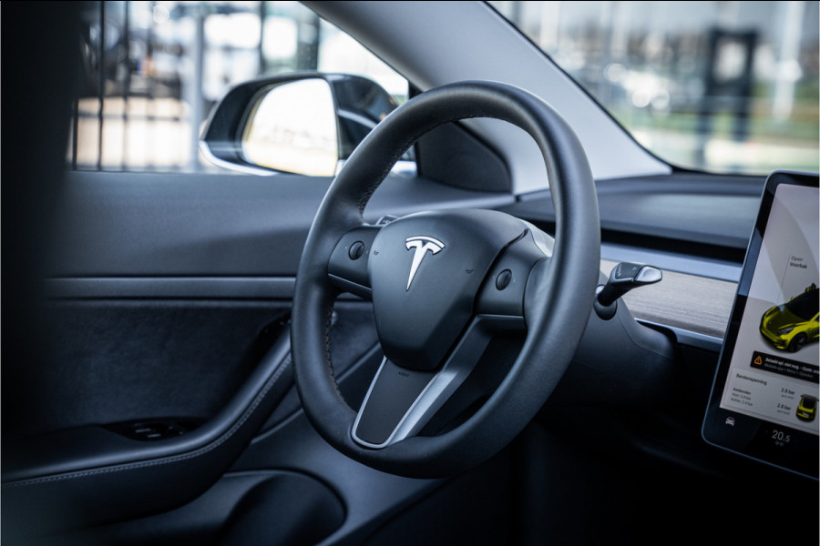 Tesla Model 3 Standard RWD Plus 60 kWh ** Autopilot ** Trekhaak