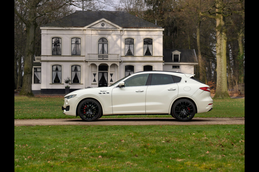 Maserati Levante 3.0 V6 Modena S AWD | Pano-dak | Harman/Kardon | Luchtvering | Carbon interieur