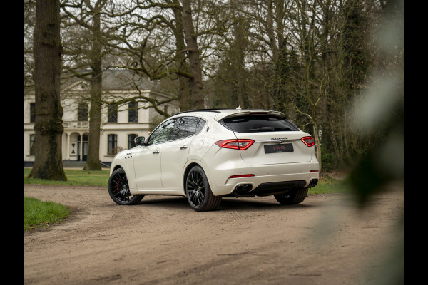 Maserati Levante 3.0 V6 Modena S AWD | Pano-dak | Harman/Kardon | Luchtvering | Carbon interieur
