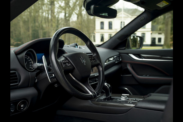Maserati Levante 3.0 V6 Modena S AWD | Pano-dak | Harman/Kardon | Luchtvering | Carbon interieur