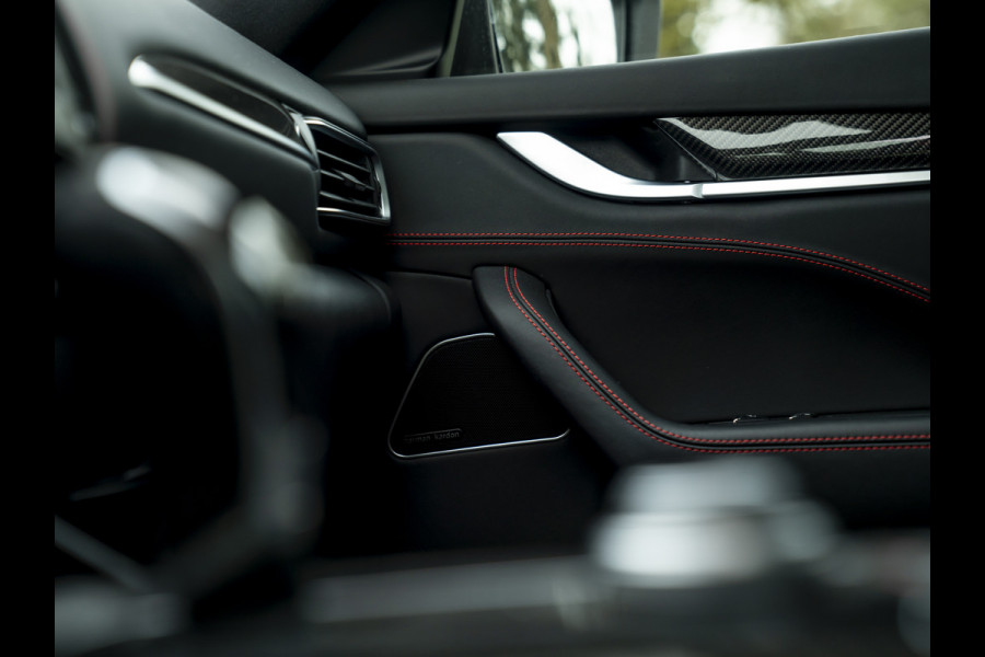 Maserati Levante 3.0 V6 Modena S AWD | Pano-dak | Harman/Kardon | Luchtvering | Carbon interieur