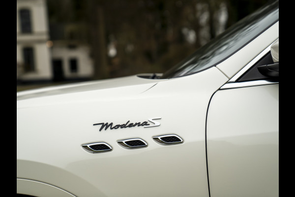 Maserati Levante 3.0 V6 Modena S AWD | Pano-dak | Harman/Kardon | Luchtvering | Carbon interieur
