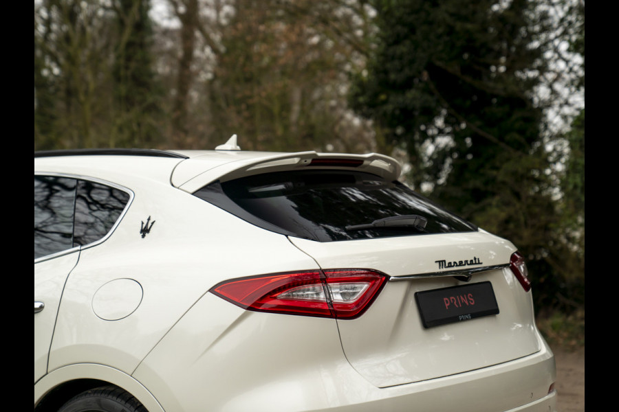 Maserati Levante 3.0 V6 Modena S AWD | Pano-dak | Harman/Kardon | Luchtvering | Carbon interieur
