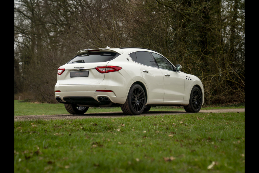 Maserati Levante 3.0 V6 Modena S AWD | Pano-dak | Harman/Kardon | Luchtvering | Carbon interieur