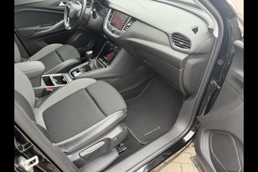 Opel Grandland X 1.2 Turbo 131 PK | Business Executive | 45.000km! |