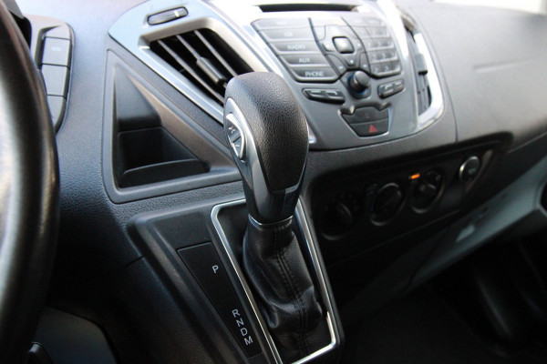 Ford Transit Custom 290 2.0 TDCI L2H1 Limited DC Automaat / 5 PRS / Camera / Trekhaak / Dubbel cabine