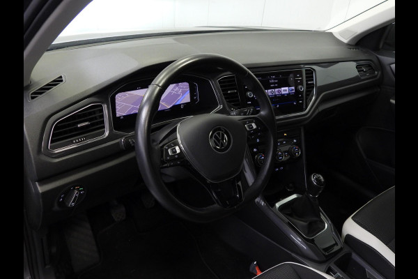 Volkswagen T-Roc 1.5 TSI Sport NAVI/CAMERA/VIRTUAL/LED/TREKH./17"LMV!