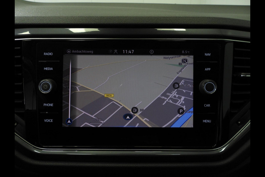 Volkswagen T-Roc 1.5 TSI Sport NAVI/CAMERA/VIRTUAL/LED/TREKH./17"LMV!