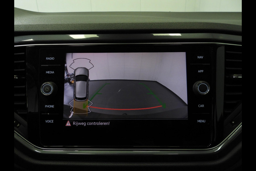 Volkswagen T-Roc 1.5 TSI Sport NAVI/CAMERA/VIRTUAL/LED/TREKH./17"LMV!