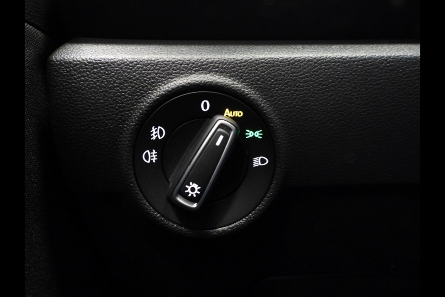 Volkswagen T-Roc 1.5 TSI Sport NAVI/CAMERA/VIRTUAL/LED/TREKH./17"LMV!