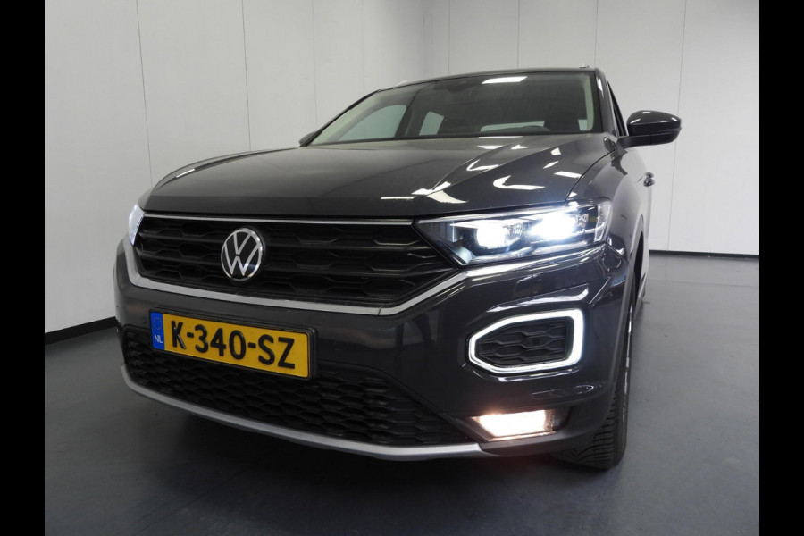 Volkswagen T-Roc 1.5 TSI Sport NAVI/CAMERA/VIRTUAL/LED/TREKH./17"LMV!