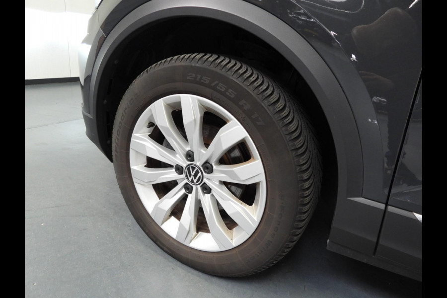 Volkswagen T-Roc 1.5 TSI Sport NAVI/CAMERA/VIRTUAL/LED/TREKH./17"LMV!