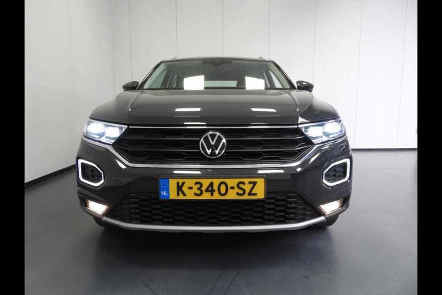 Volkswagen T-Roc 1.5 TSI Sport NAVI/CAMERA/VIRTUAL/LED/TREKH./17"LMV!