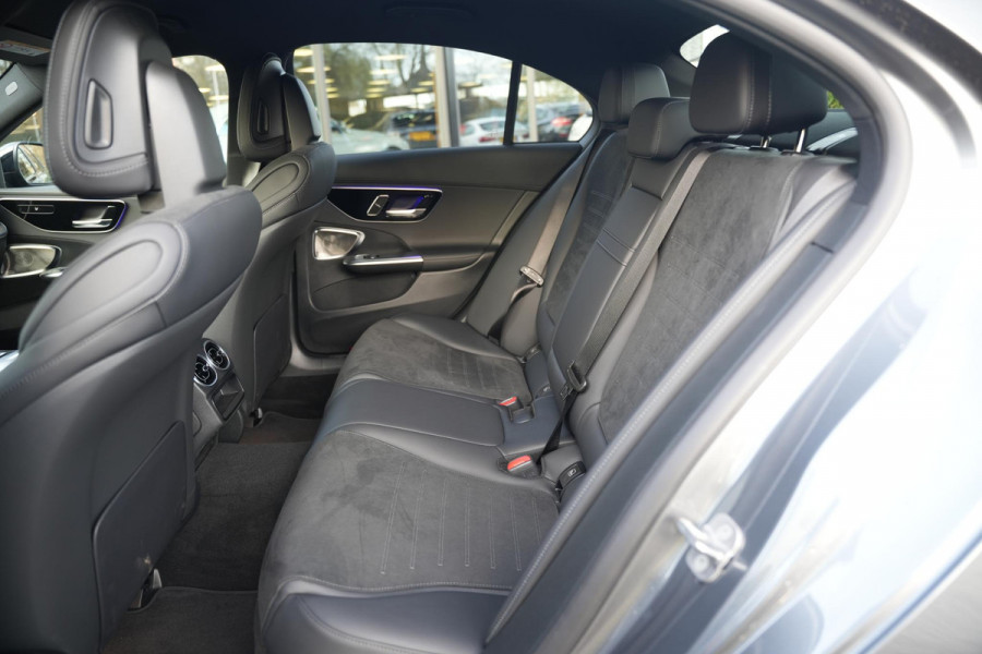 Mercedes-Benz C-Klasse 180 Business Solution AMG Burmester Stuurverw. Adapt. Cruise LED Leer Alcantara AMG