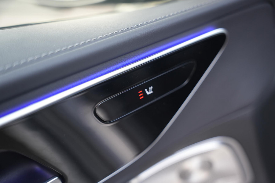 Mercedes-Benz C-Klasse 180 Business Solution AMG Burmester Stuurverw. Adapt. Cruise LED Leer Alcantara AMG