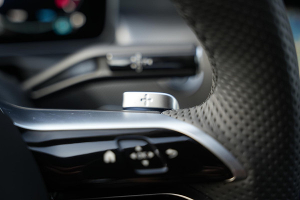 Mercedes-Benz C-Klasse 180 Business Solution AMG Burmester Stuurverw. Adapt. Cruise LED Leer Alcantara AMG