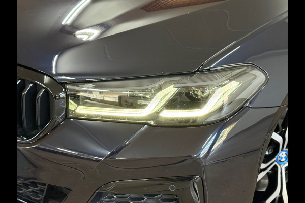 BMW 5 Serie 530e xDrive M-Sport Pro Pakket | Pano | M-Kuipstoelen | H/K Sound | Shadow-Line | HuD | CarbonSchwarz | ParkeerPakket+