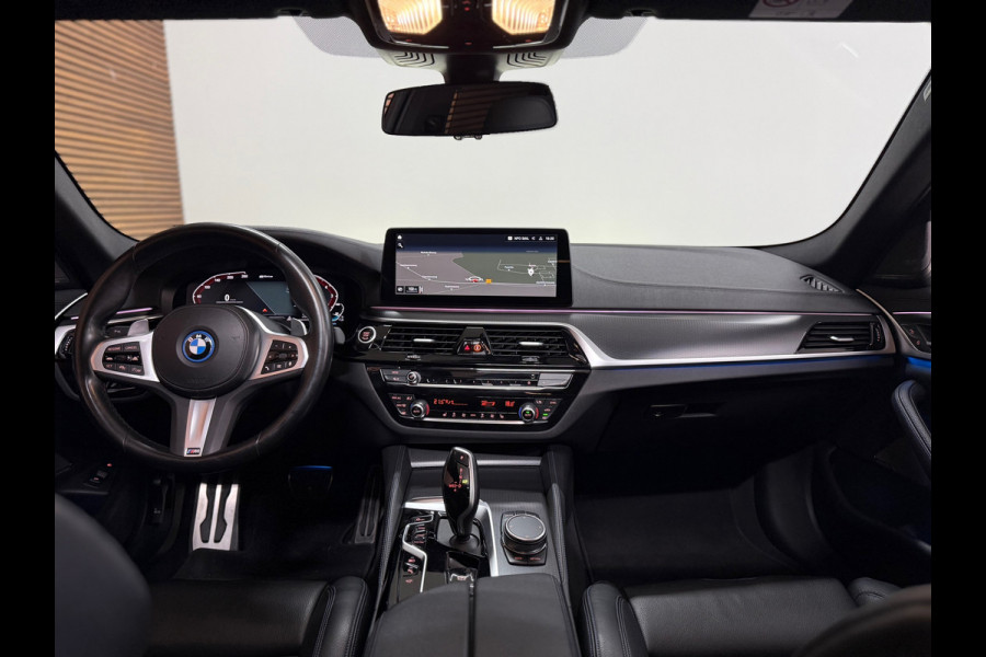 BMW 5 Serie 530e xDrive M-Sport Pro Pakket | Pano | M-Kuipstoelen | H/K Sound | Shadow-Line | HuD | CarbonSchwarz | ParkeerPakket+