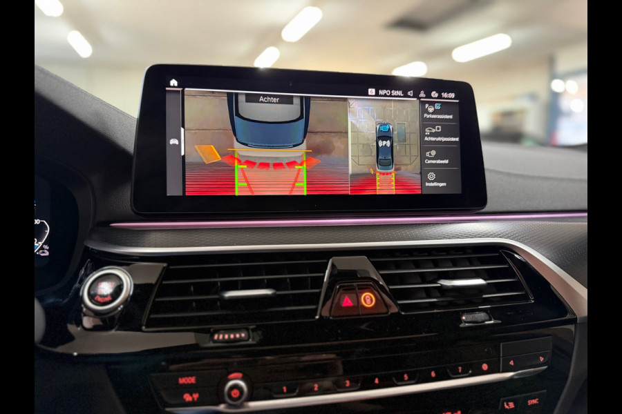 BMW 5 Serie 530e xDrive M-Sport Pro Pakket | Pano | M-Kuipstoelen | H/K Sound | Shadow-Line | HuD | CarbonSchwarz | ParkeerPakket+