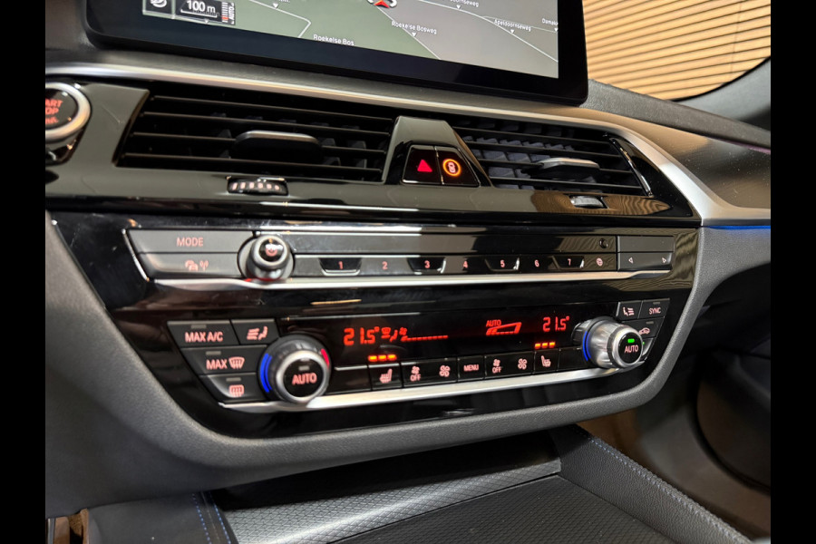 BMW 5 Serie 530e xDrive M-Sport Pro Pakket | Pano | M-Kuipstoelen | H/K Sound | Shadow-Line | HuD | CarbonSchwarz | ParkeerPakket+