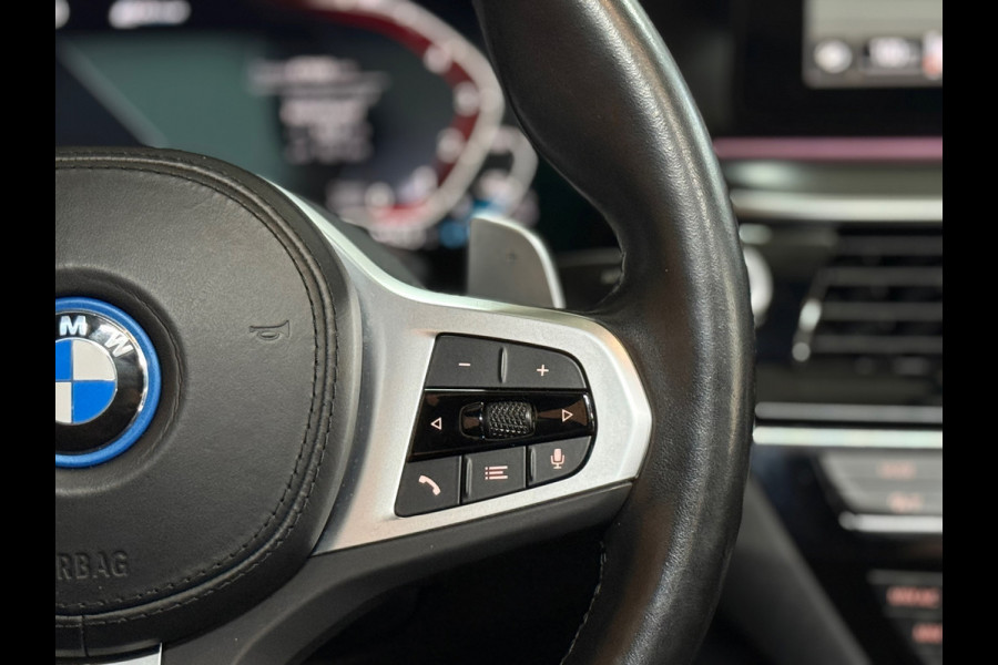 BMW 5 Serie 530e xDrive M-Sport Pro Pakket | Pano | M-Kuipstoelen | H/K Sound | Shadow-Line | HuD | CarbonSchwarz | ParkeerPakket+